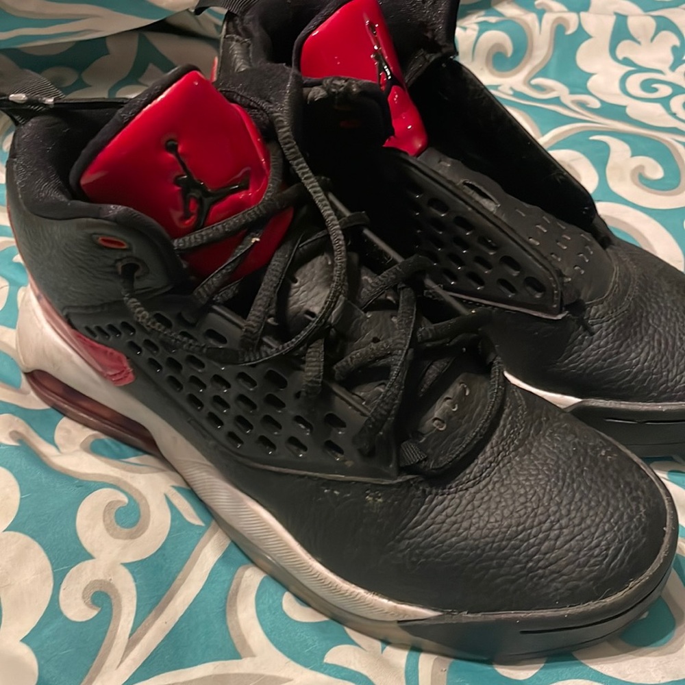 Nike Jordan’s youth size 7
